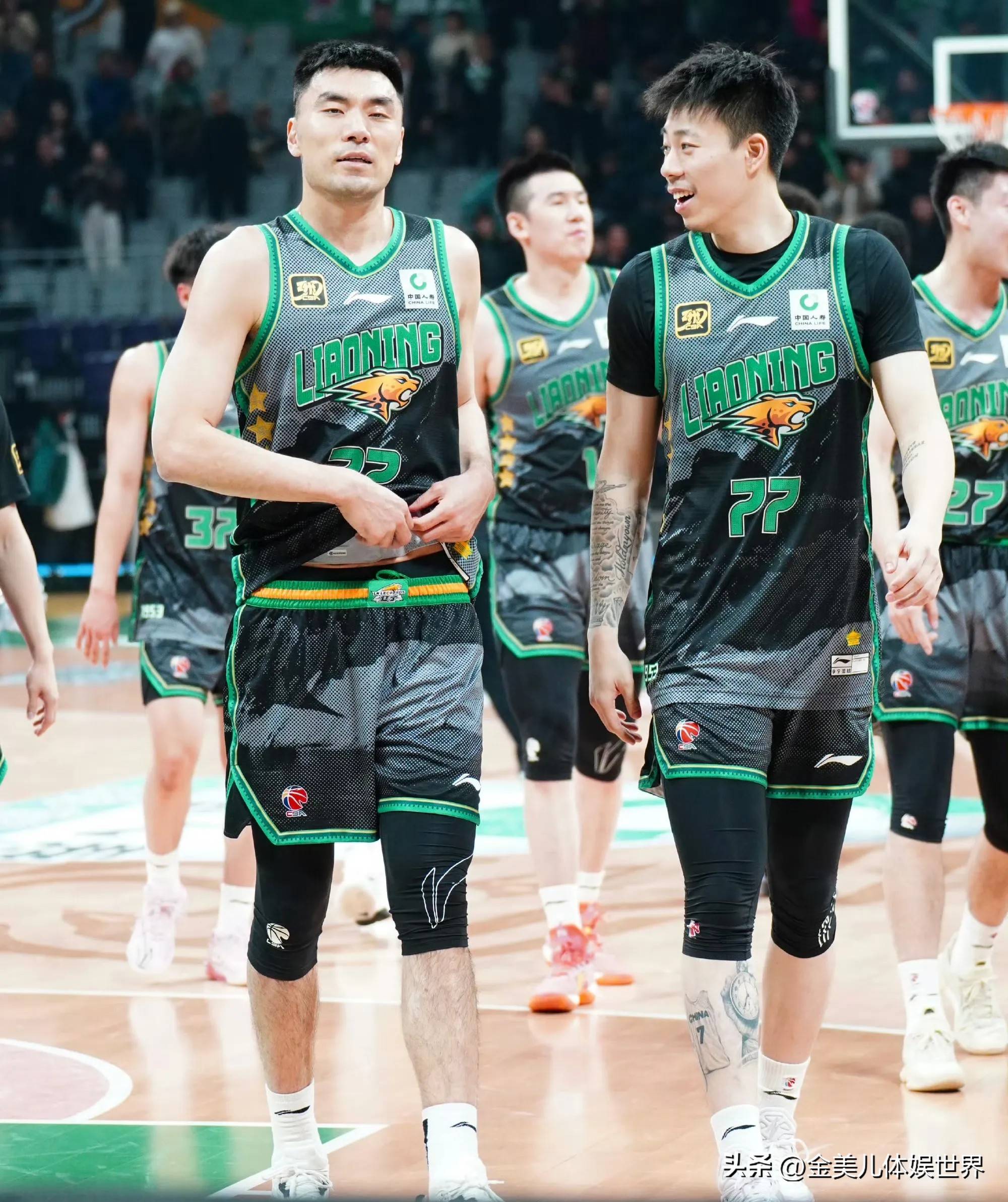 包含北京男篮艰难取胜，全队团结一心的词条